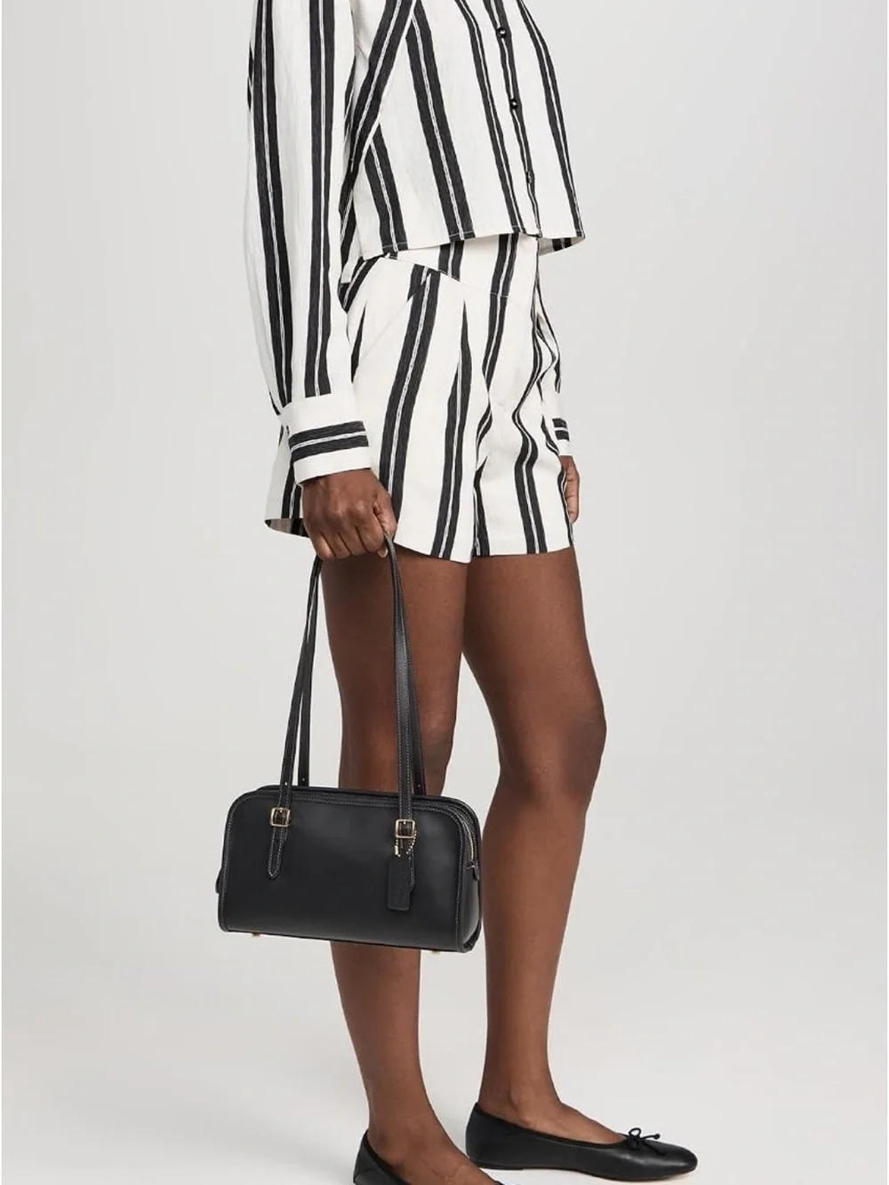 COACH Swing Zip Bag - Black